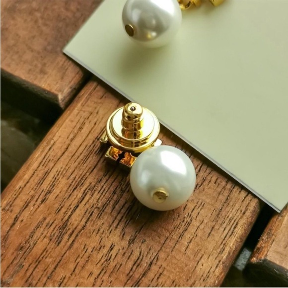 Tory Burch Kira Baroque Pearl Drop Earrings - Picture 3 of 3
